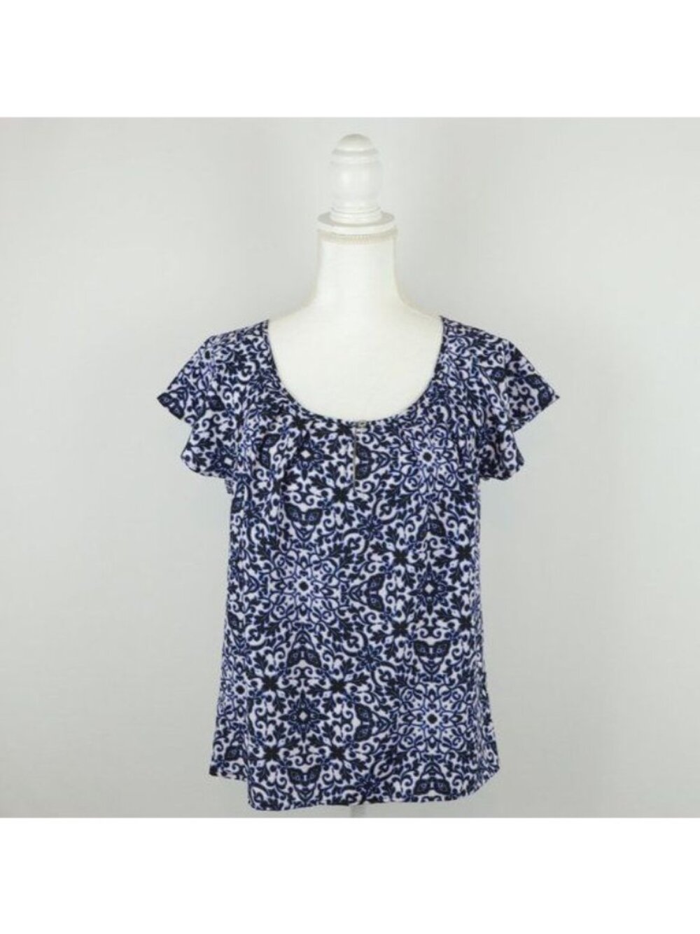 Forever 21 Women's Small Blue White Floral Scoop Neck Flutter Sleeve Blouse